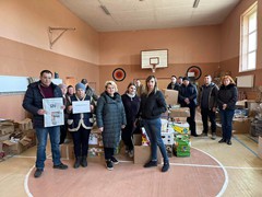 Sie bedanken sich bei der Glarner Bevlkerung und bei der Hilfsgterzentrale